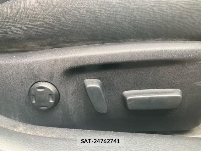 Toyota MARK X 2012-09 7786714-16