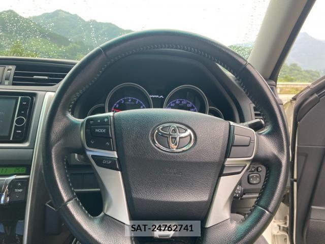 Toyota MARK X 2012-09 7786714-17