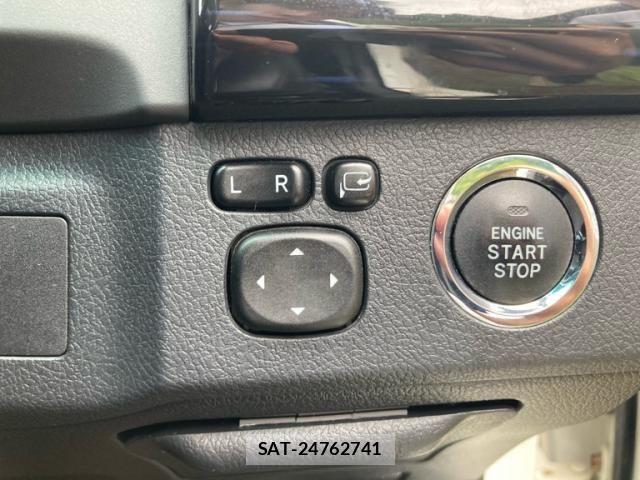 Toyota MARK X 2012-09 7786714-19