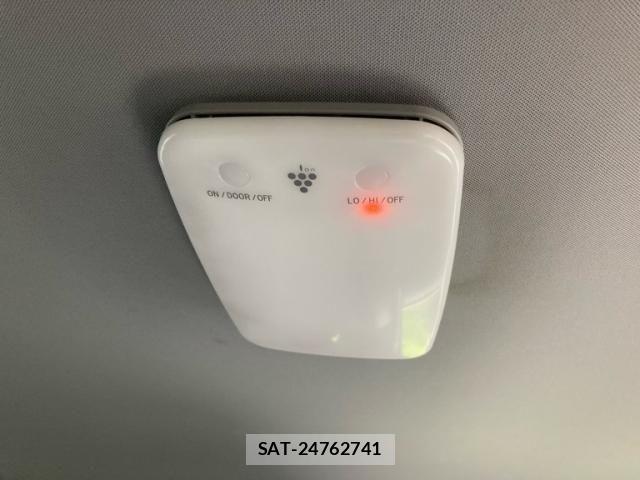 Toyota MARK X 2012-09 7786714-26