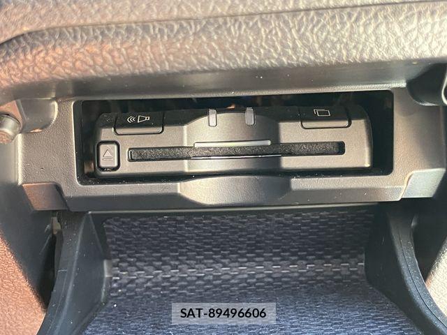 Toyota MARK X 2013-06 7877512-17