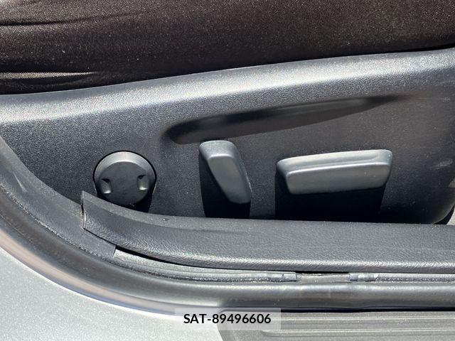 Toyota MARK X 2013-06 7877512-21