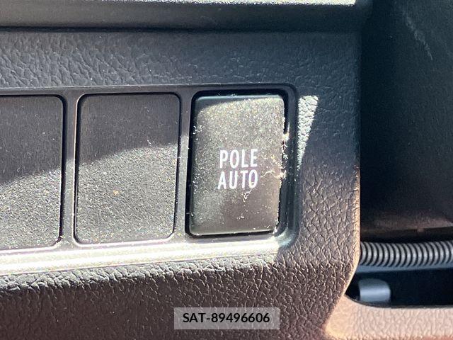 Toyota MARK X 2013-06 7877512-23