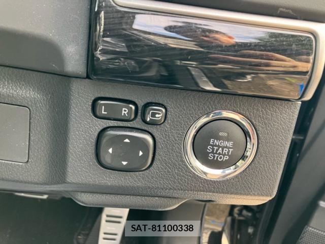 Toyota MARK X 2019-06 7962490-12
