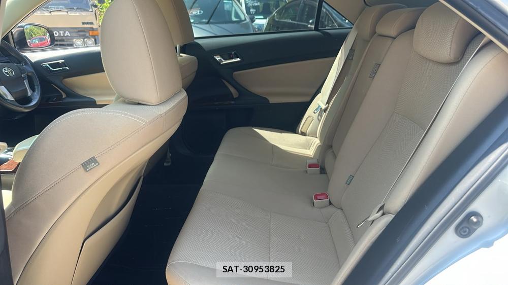 Toyota MARK X 2014-10 7578796-9