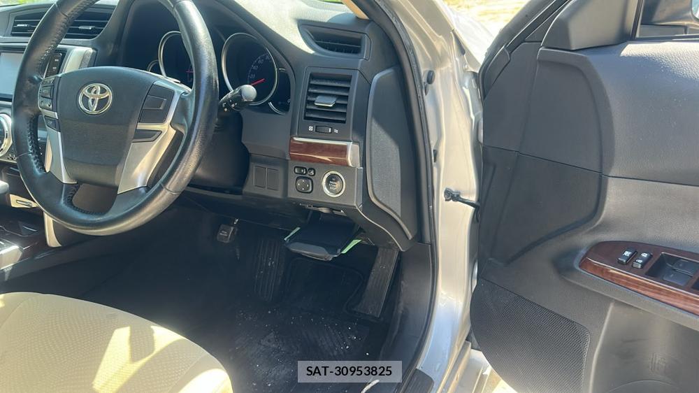 Toyota MARK X 2014-10 7578796-15