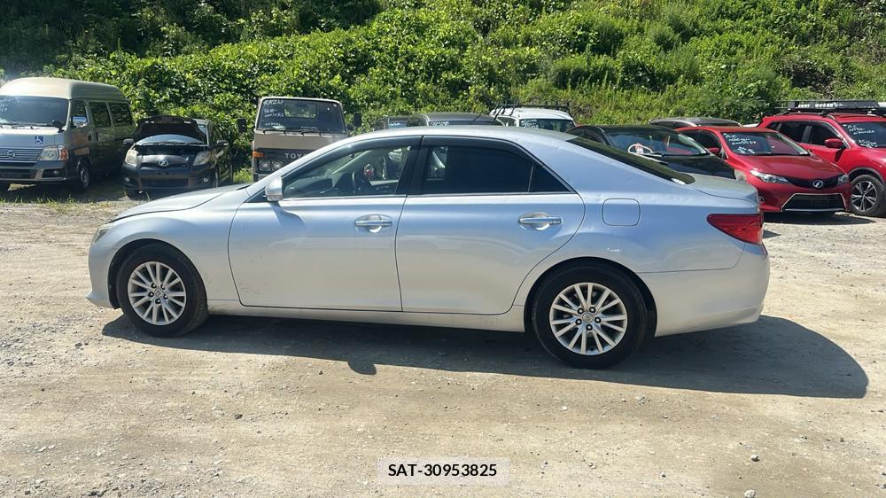 Toyota MARK X 2014-10 7578796-1