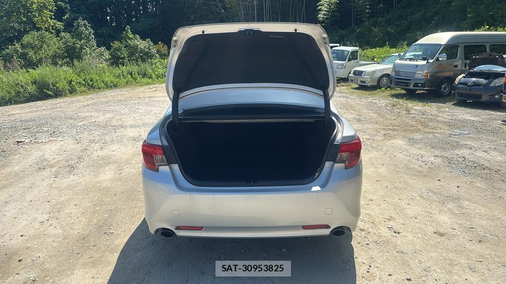 Toyota MARK X 2014-10 7578796-23
