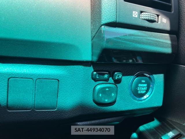 Toyota MARK X 2012-03 7962500-21