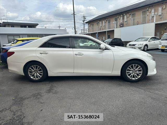 Toyota MARK X 2013-03 7962492-15