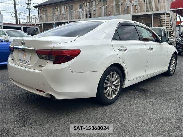 Toyota MARK X 2013-03 7962492-17