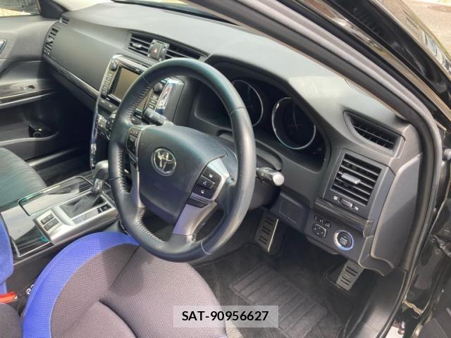 Toyota MARK X 2010-08 7962494-12
