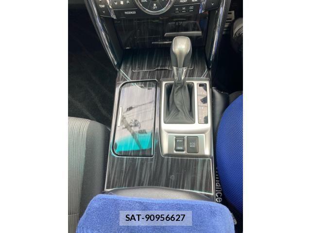 Toyota MARK X 2010-08 7962494-16