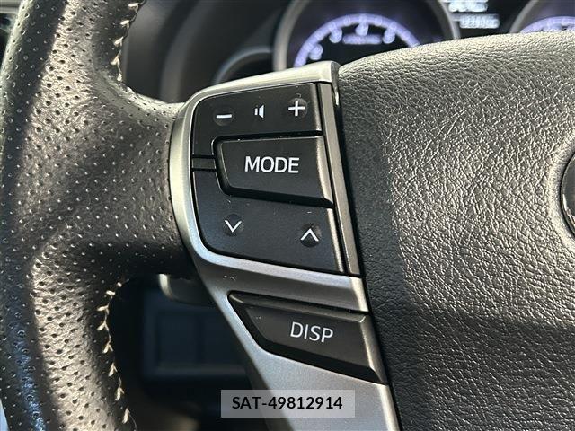 Toyota MARK X 2017-08 7962489-16