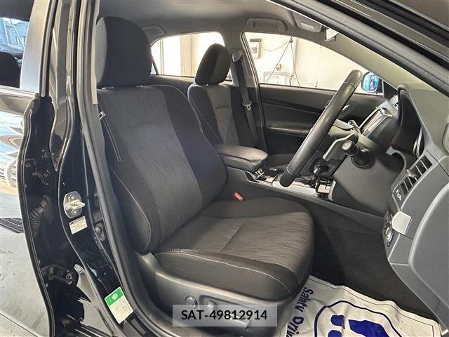 Toyota MARK X 2017-08 7962489-23