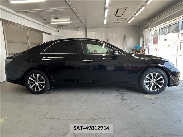 Toyota MARK X 2017-08 7962489-3