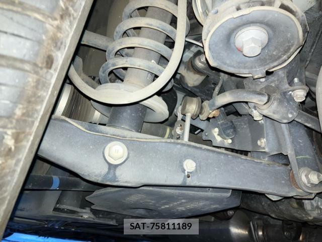 Toyota MARK X 2013-04 7962491-28