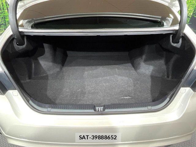 Toyota MARK X 2012-10 7979826-9