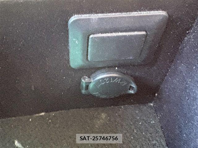 Toyota MARK X 2015-03 8036554-27