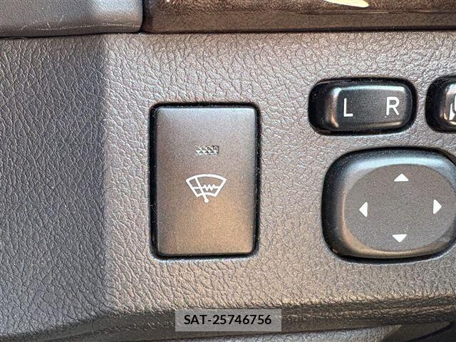 Toyota MARK X 2015-03 8036554-28