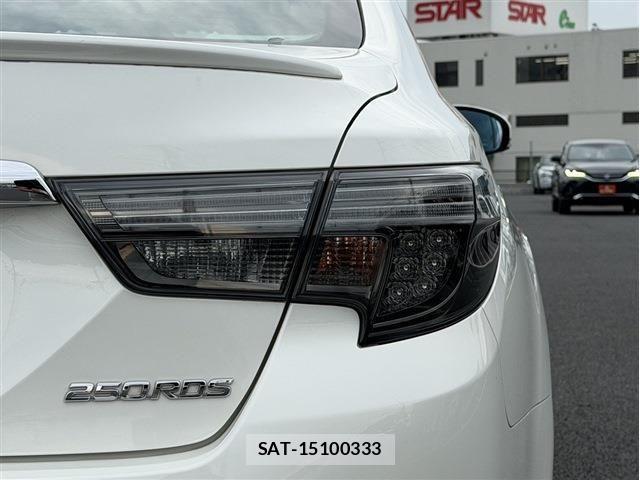 Toyota MARK X 2017-03 8036551-12