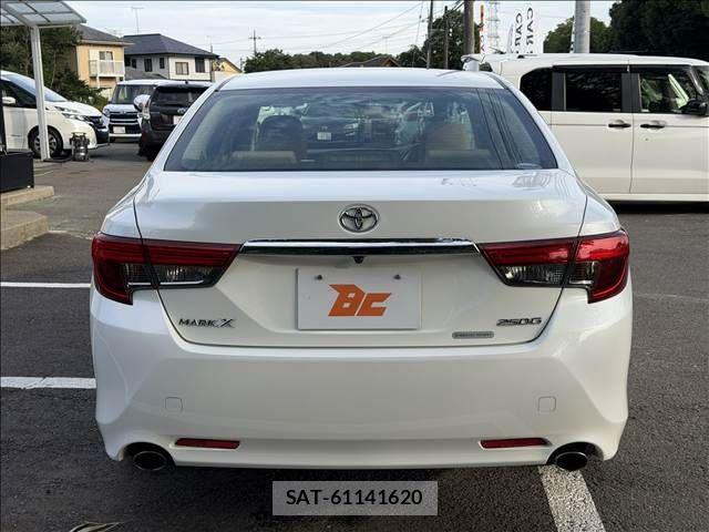 Toyota MARK X 2015-10 8036553-22