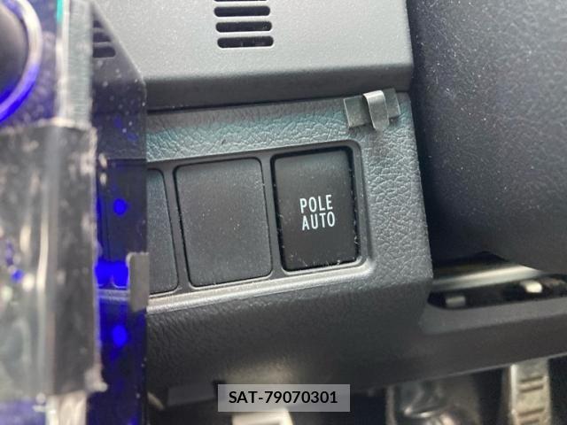 Toyota MARK X 2014-07 8074433-24