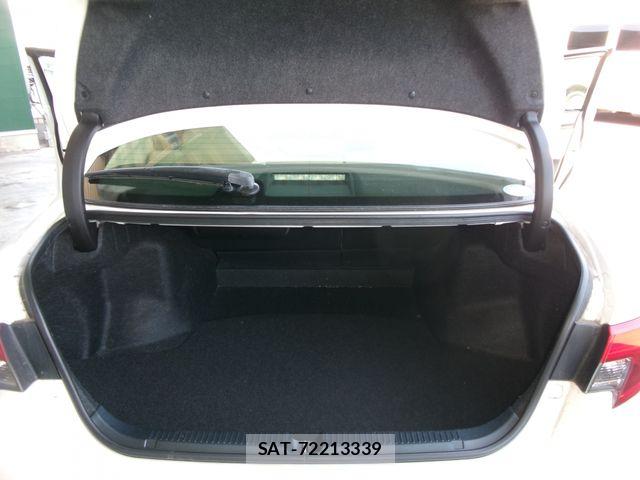 Toyota MARK X 2013-06 8074436-11