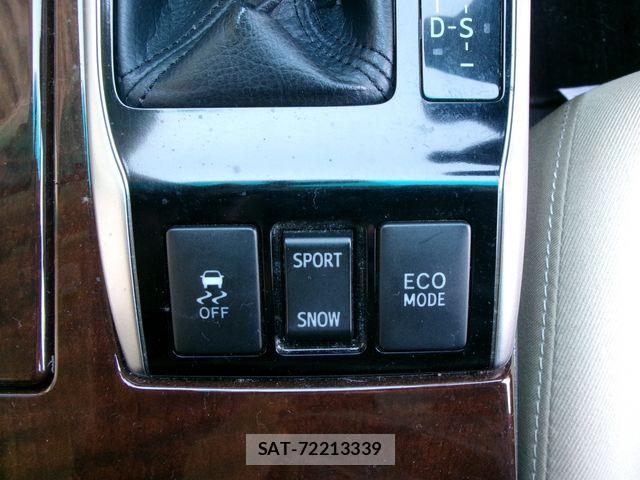Toyota MARK X 2013-06 8074436-15
