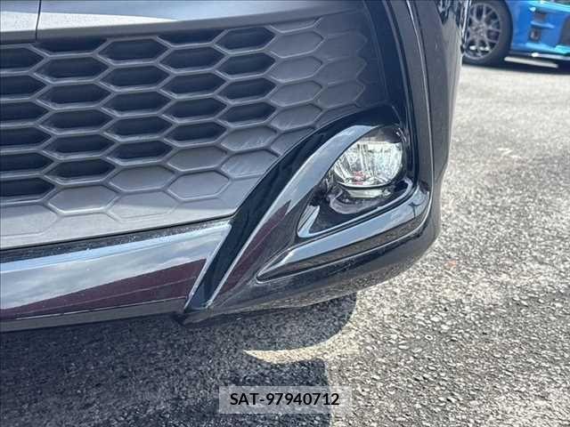 Toyota MARK X 2017-03 8100246-12