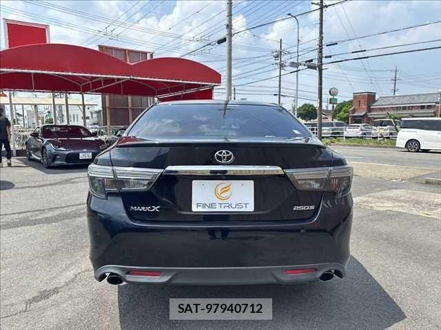 Toyota MARK X 2017-03 8100246-19