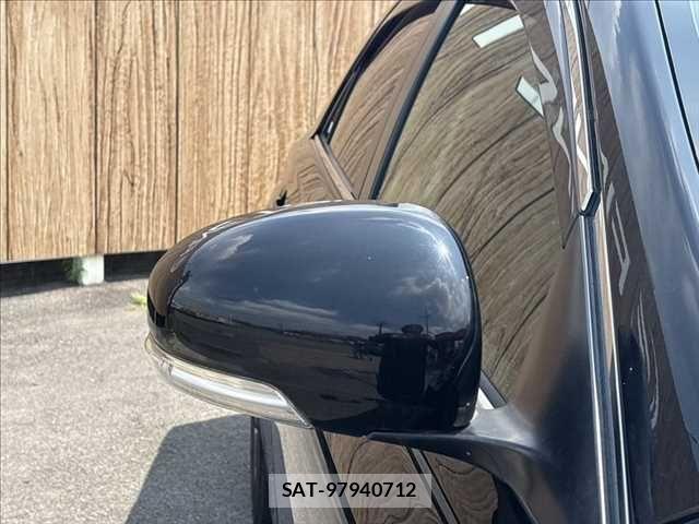 Toyota MARK X 2017-03 8100246-27