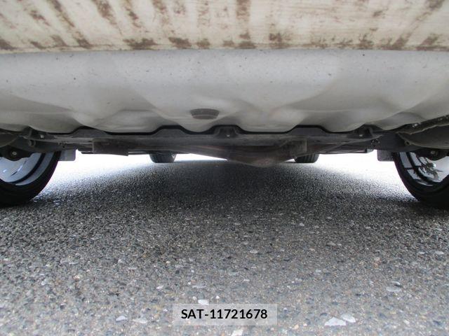 Toyota MARK X 2016-10 8131082-10