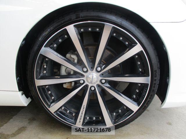 Toyota MARK X 2016-10 8131082-11