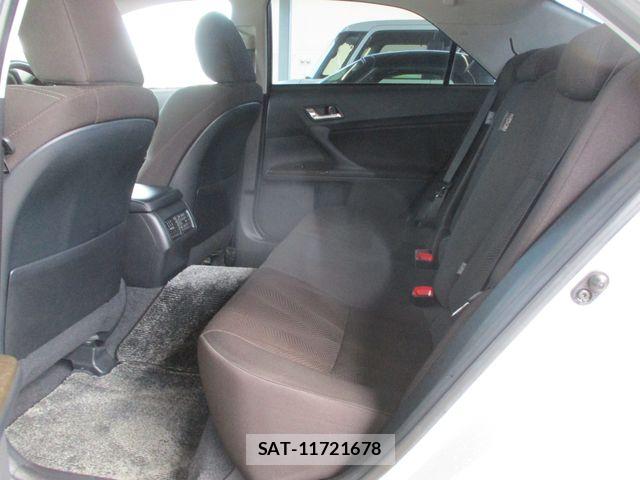 Toyota MARK X 2016-10 8131082-16