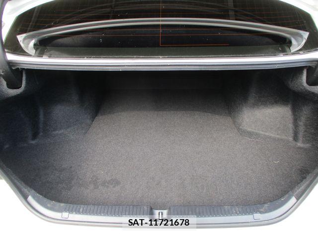 Toyota MARK X 2016-10 8131082-19