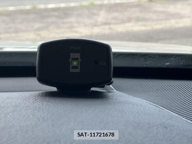 Toyota MARK X 2016-10 8131082-21