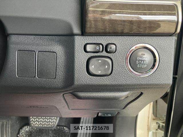 Toyota MARK X 2016-10 8131082-22