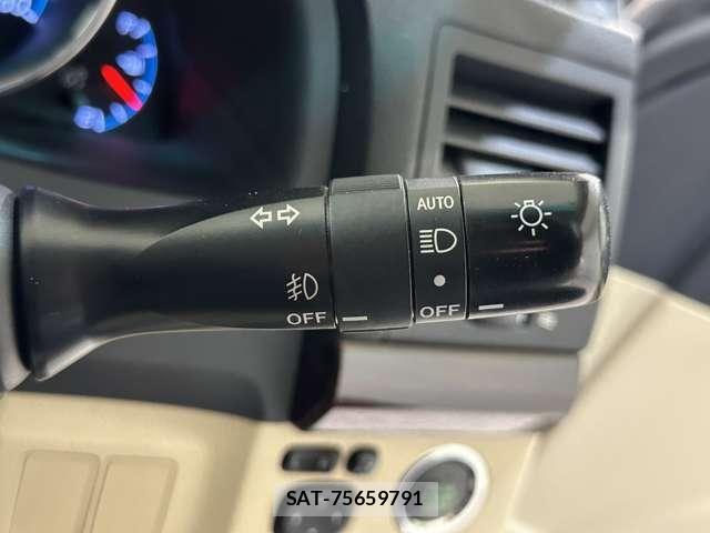 Toyota MARK X 2010-12 8131083-11