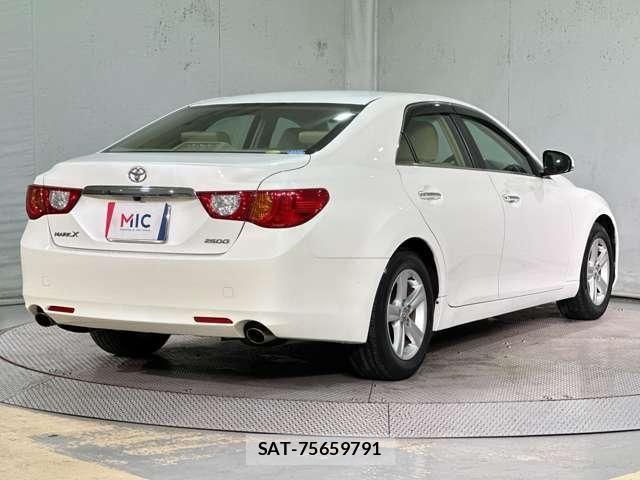 Toyota MARK X 2010-12 8131083-4