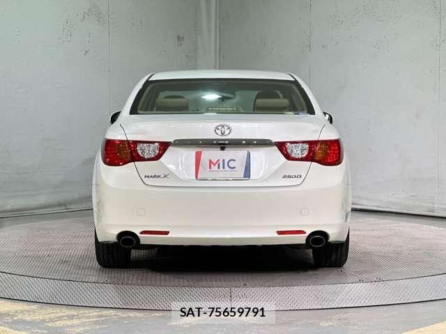 Toyota MARK X 2010-12 8131083-5