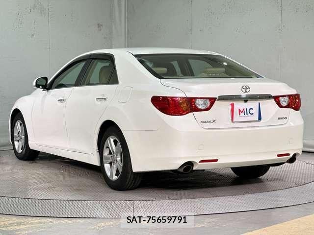 Toyota MARK X 2010-12 8131083-6