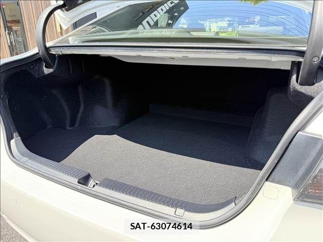 Toyota MARK X 2017-06 8146100-10