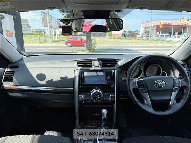 Toyota MARK X 2017-06 8146100-1