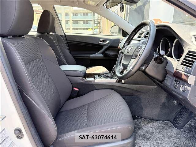 Toyota MARK X 2017-06 8146100-8