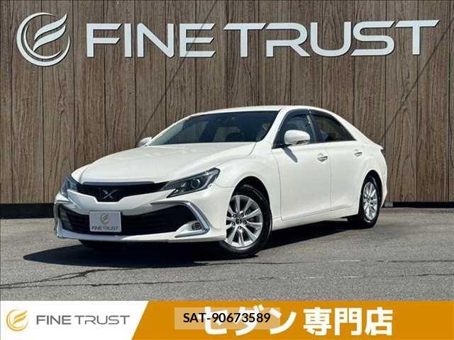 Toyota MARK X 2017-07 8208511-0