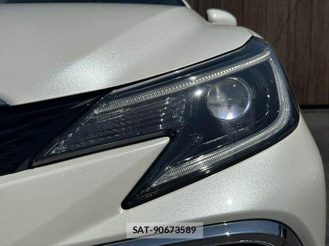 Toyota MARK X 2017-07 8208511-11