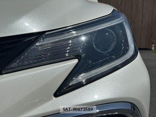 Toyota MARK X 2017-07 8208511-20