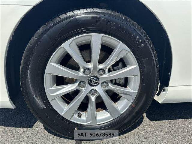 Toyota MARK X 2017-07 8208511-28