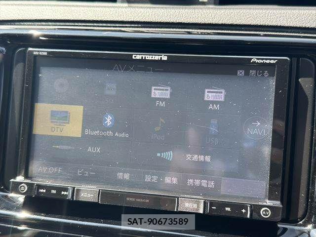 Toyota MARK X 2017-07 8208511-4